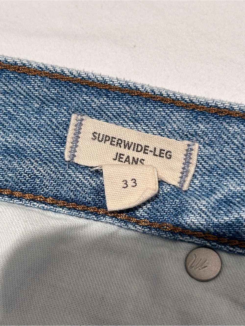 Superwide-Leg Jeans in Ahern Wash: Airy Denim Edition - Picture 14 of 16